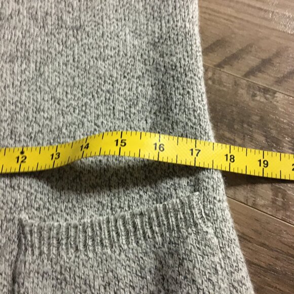 Monteau Long Grey Knit Pocketed Sleeveless Open Cardigan - Picture 14 of 16